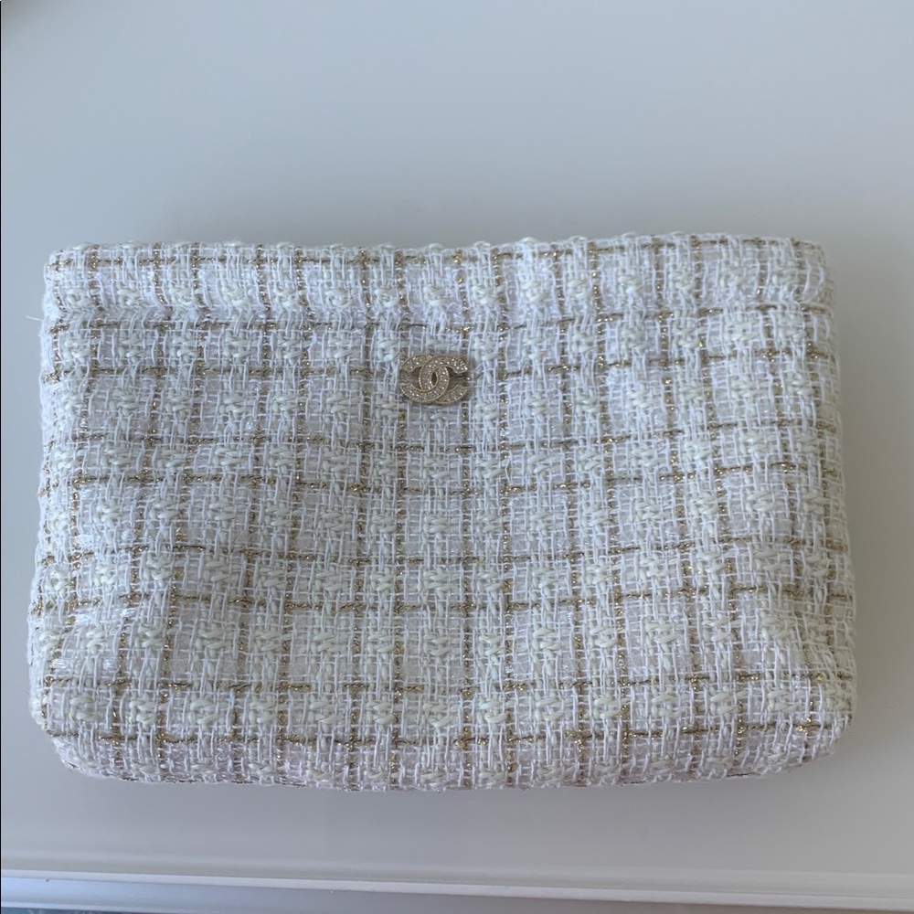 CHANEL Cream and Gold Tweed Cosmetics Bag